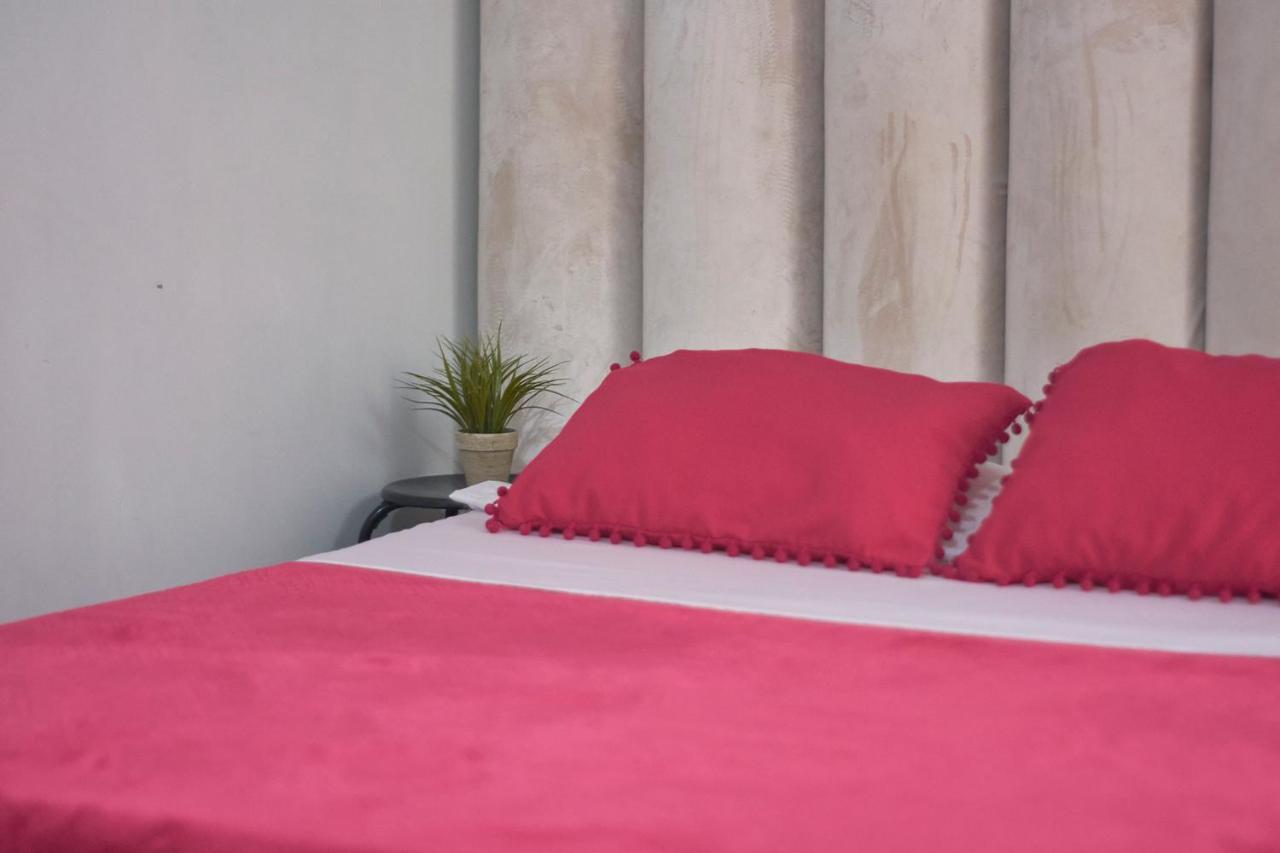 Hostal Casa Estacion Μεντεγίν Εξωτερικό φωτογραφία