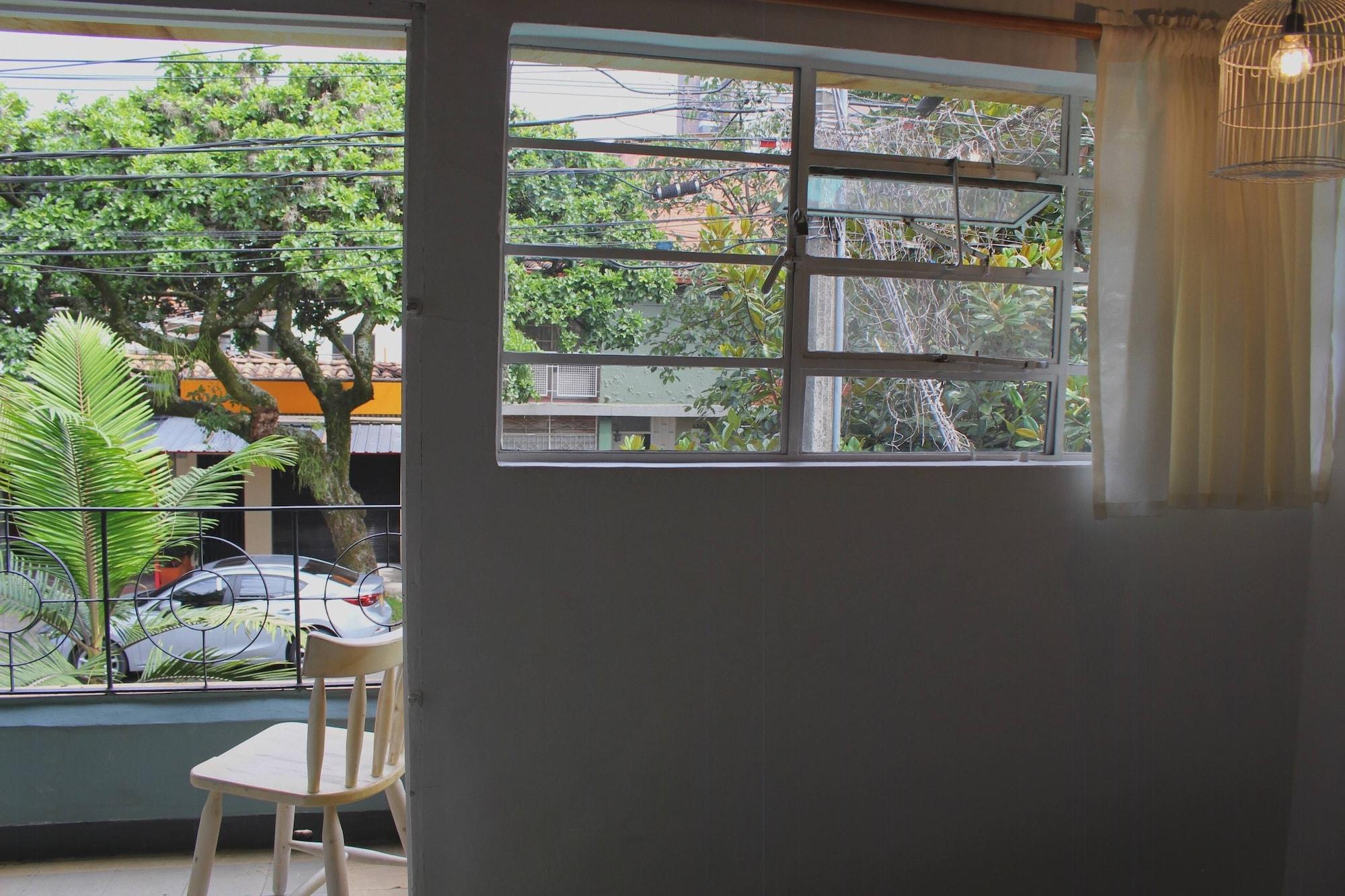 Hostal Casa Estacion Μεντεγίν Εξωτερικό φωτογραφία