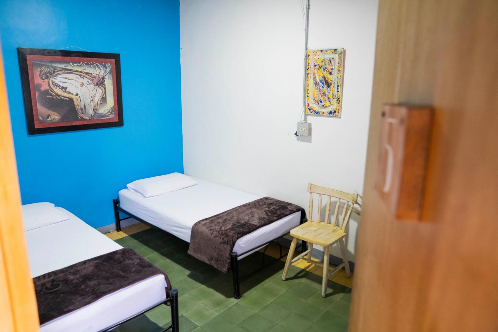 Hostal Casa Estacion Μεντεγίν Εξωτερικό φωτογραφία