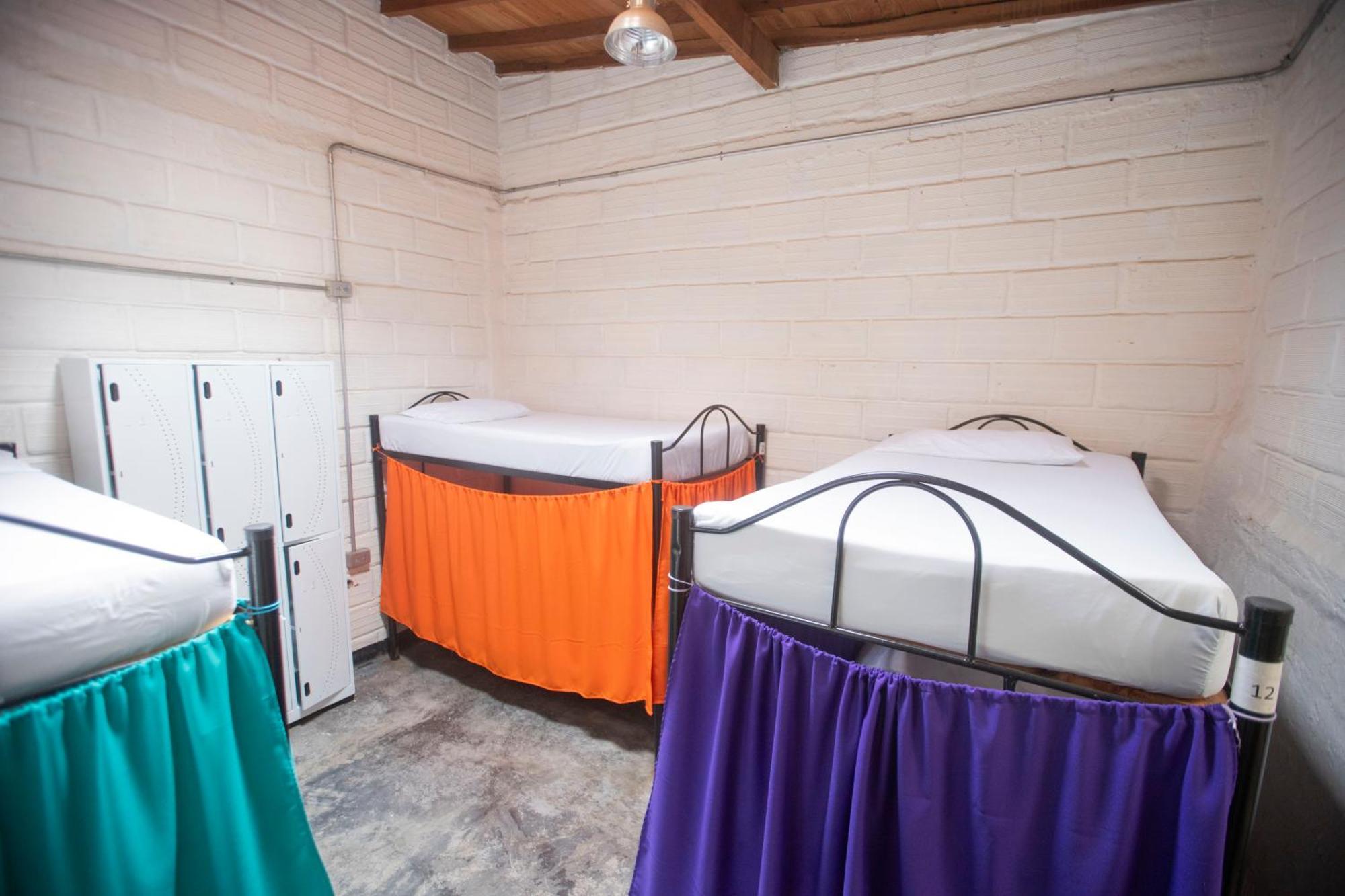 Hostal Casa Estacion Μεντεγίν Εξωτερικό φωτογραφία